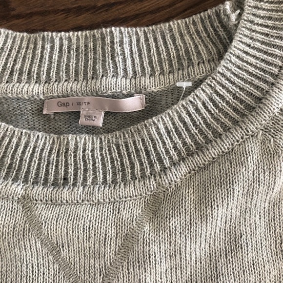 Gap Gray Basic Sweater ❄️ - Picture 3 of 4